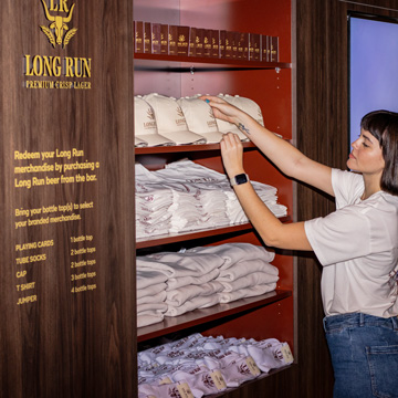 Long-Run-merch-stand